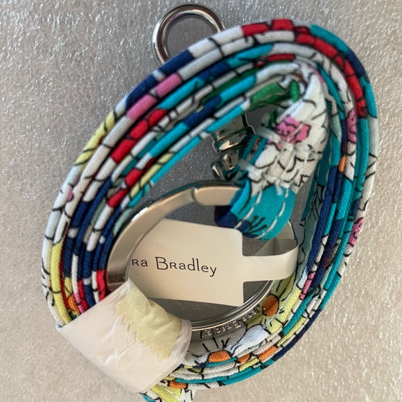 🌺🌼🌸 NWT Vera Bradley Lanyard in Far Out Floral 🌸🌼🌺 - Picture 2 of 6